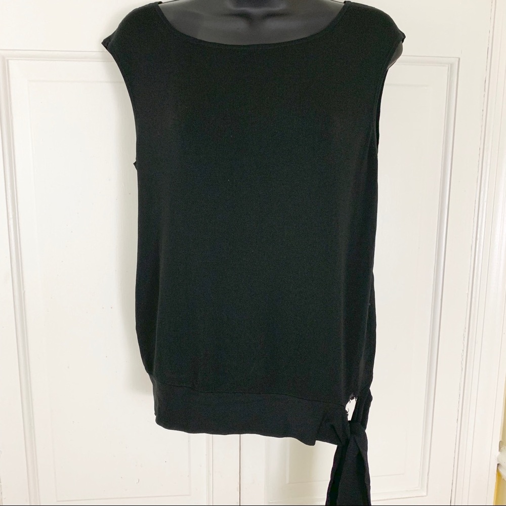 🌷 Black short sleeve top by Ann Taylor LOFT